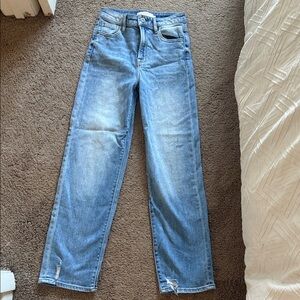 Hidden Los Angeles highrise straight leg